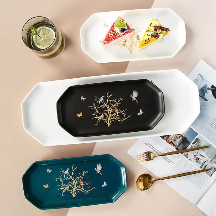 Đĩa Sứ Hình Bát Giác Phong Cách Nhật Bản được sử dụng để đựng sushi, thức ăn, trang trí,…Với các màu sắc và họa trang trí đẹp mắt, chất liệu gốm sứ mịn,